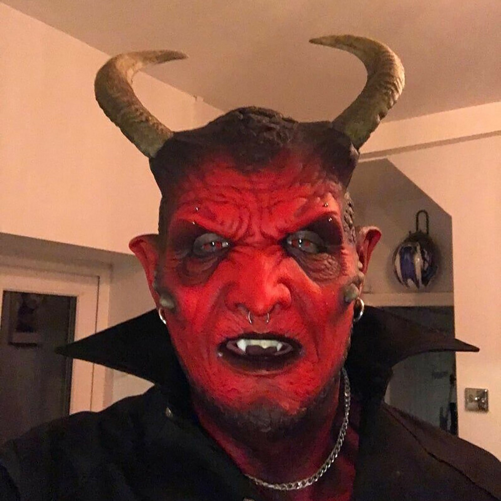 kari-Demon Latex Mask Devil Re - đánh giá và giá Prank Toys